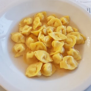 Cappelletti in Brodo